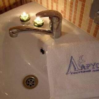 Гостиница Ларус Архипо-Осиповка Улучшенный двухместный номер с 1 кроватью или 2 отдельными кроватями-3